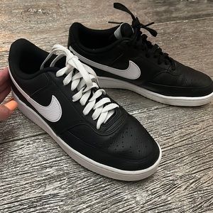 Men’s size 8 Nike